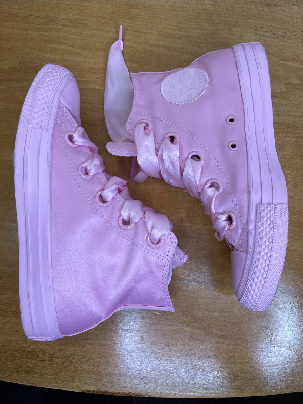 Converse Pink High-Top Satin Ribbon Sneakers. Size 7 - Picture 9 of 12